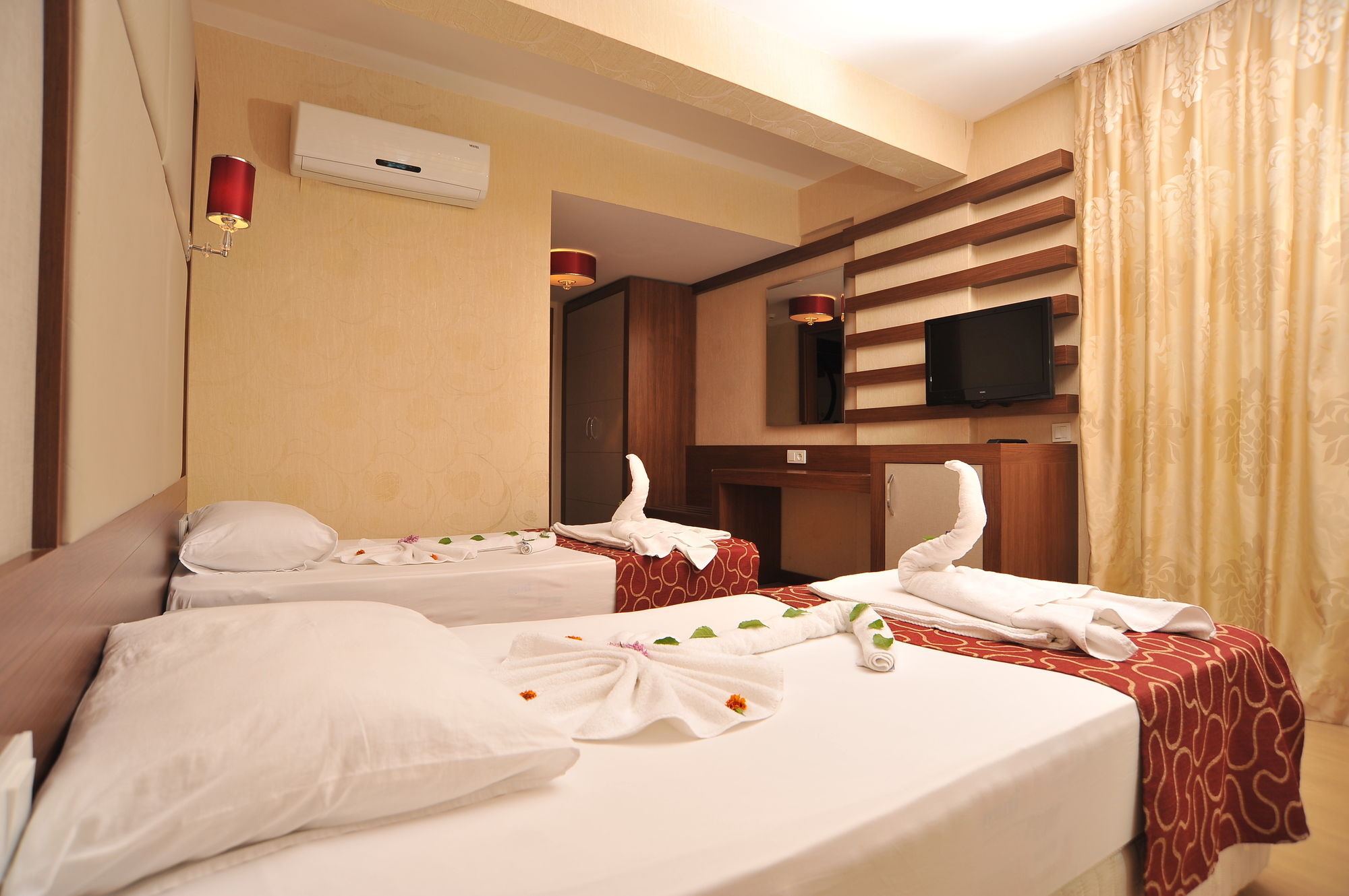 Cleopatra Golden Beach Hotel อลันยา ภายนอก รูปภาพ